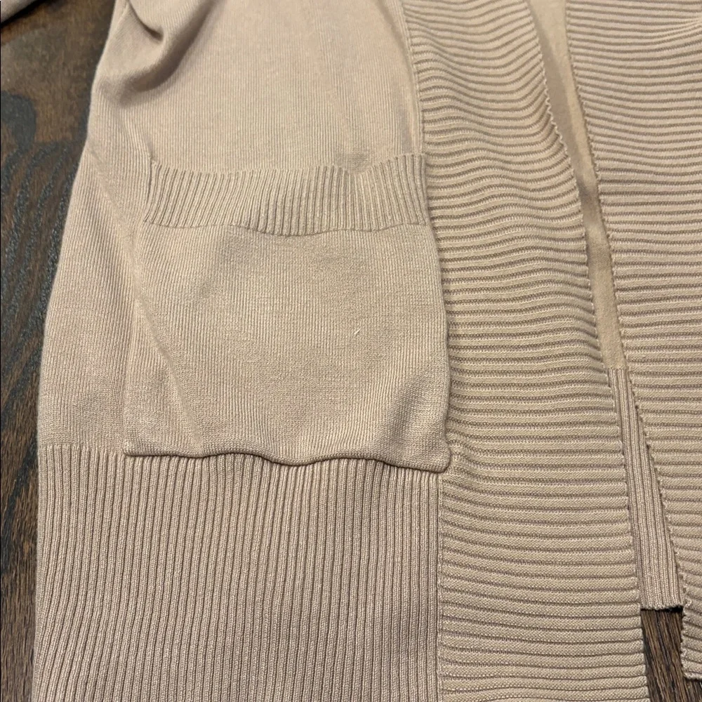 Voianlimo Women's Charcoal Black and Tan Cardigan Sweaters Set Of 2 Size Small - Picture 10 of 10